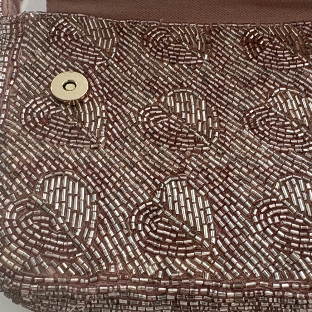 ANTHROPOLOGIE’s Fiona metallic Beaded bag hearts edition. iconic - Picture 4 of 8